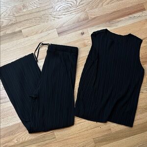 Uniqlo Pleated Pants and Tank top Set